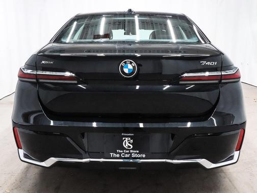 2025 BMW 740 xDrive