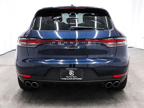 Blue 2021 Porsche Macan Macan