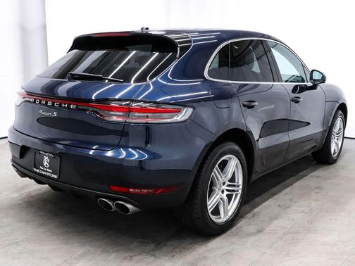 Blue 2021 Porsche Macan Macan