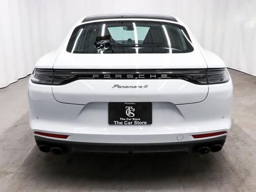 2023 Porsche Panamera 4 Platinum Edition
