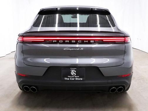 2024 Porsche Cayenne S