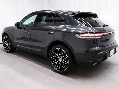 2022 Porsche Macan Base