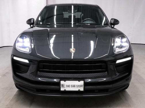 2022 Porsche Macan Base