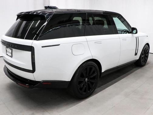 2024 Land Rover Range Rover P550e Autobiography