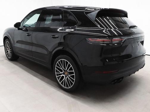 2022 Porsche Cayenne Platinum Edition