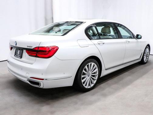2019 BMW 740 xDrive
