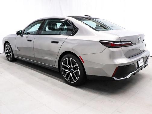 2024 BMW 740 i xDrive
