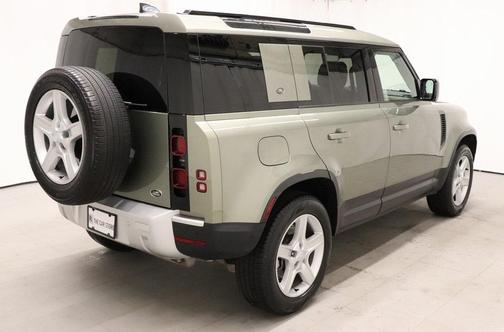 2022 Land Rover Defender 110 SE