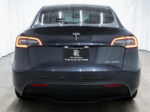 2024 Tesla Model Y Long Range Dual Motor All-Wheel Drive