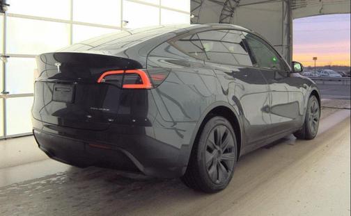 2024 Tesla Model Y Long Range Dual Motor All-Wheel Drive