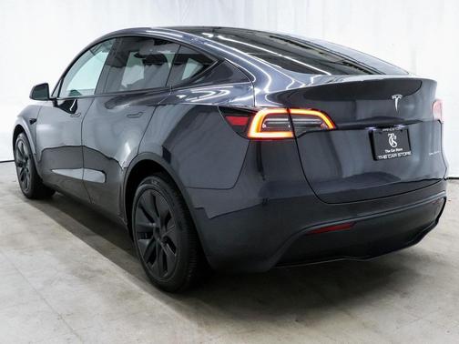 2024 Tesla Model Y Long Range Dual Motor All-Wheel Drive