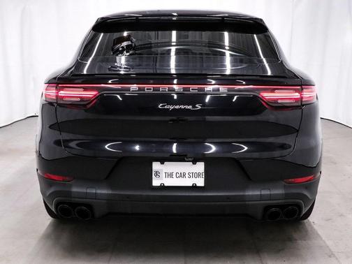 2022 Porsche Cayenne S