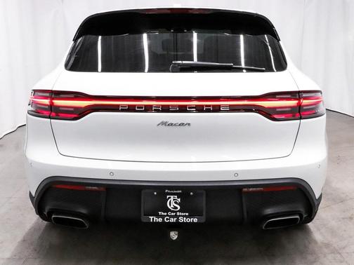 2022 Porsche Macan Base