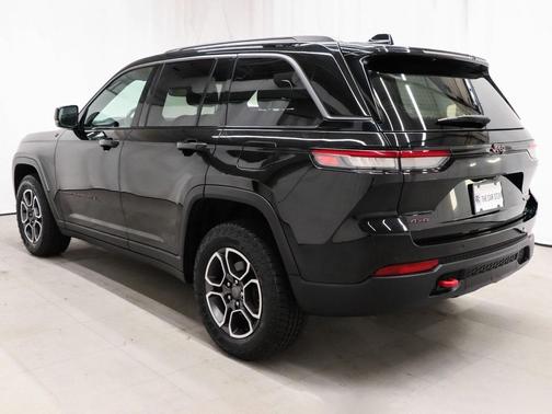 2022 Jeep Grand Cherokee Trailhawk