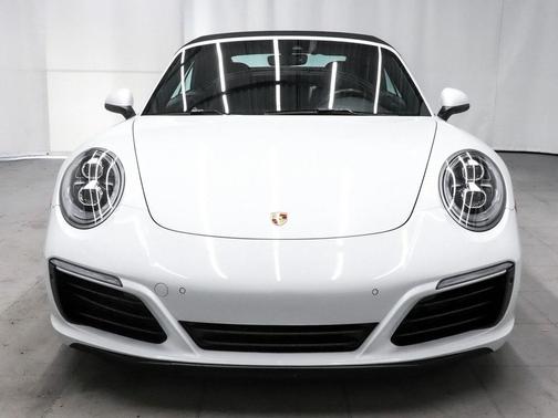 2019 Porsche 911 Carrera