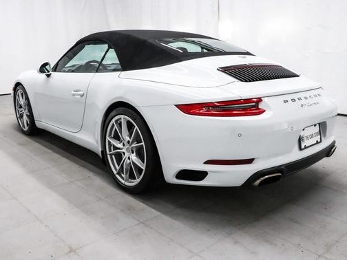 2019 Porsche 911 Carrera