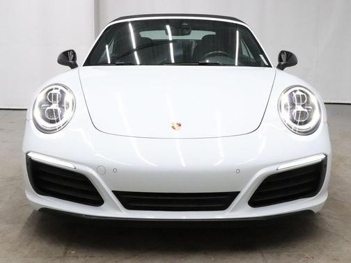 2019 Porsche 911 Carrera
