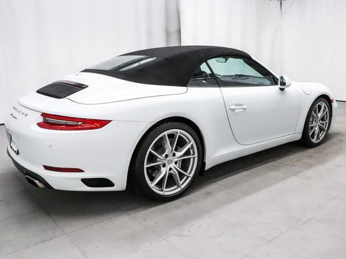 2019 Porsche 911 Carrera