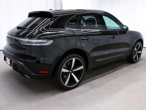 2022 Porsche Macan Base