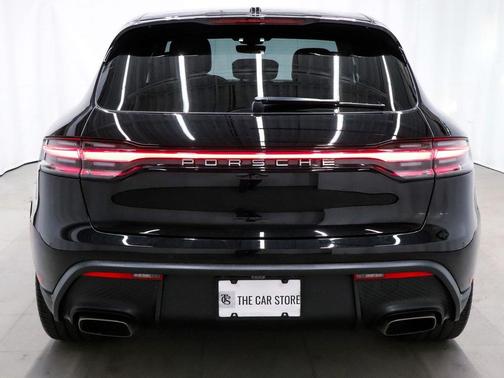 2022 Porsche Macan Base