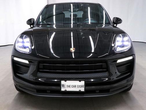 2022 Porsche Macan Base