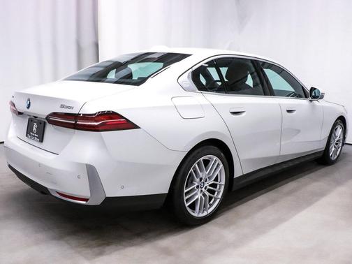 2025 BMW 530 xDrive