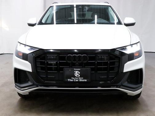 2023 Audi Q8 55 Premium Plus