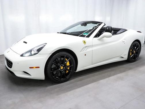 2011 Ferrari California Base