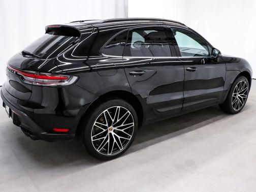2023 Porsche Macan T