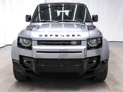 2023 Land Rover Defender 130 X-Dynamic SE