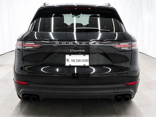 2023 Porsche Cayenne Base