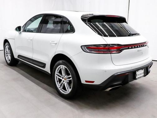 2023 Porsche Macan Base