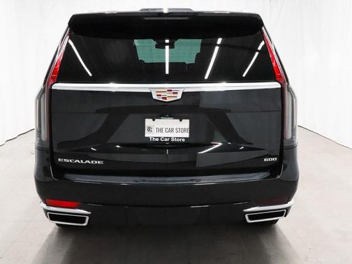 2022 Cadillac Escalade Luxury