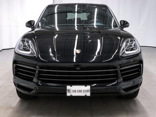 2023 Porsche Cayenne Platinum Edition