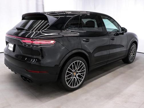 2023 Porsche Cayenne Platinum Edition