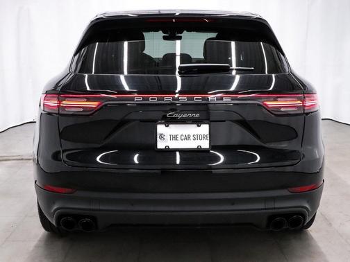 2023 Porsche Cayenne Platinum Edition