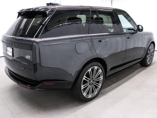 2023 Land Rover Range Rover P530 SE