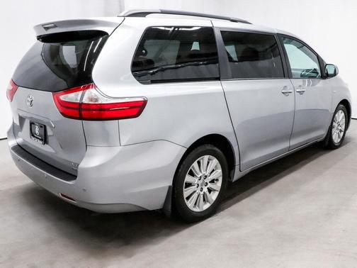 2016 Toyota Sienna XLE Premium