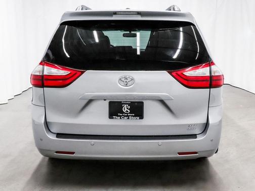 2016 Toyota Sienna XLE Premium
