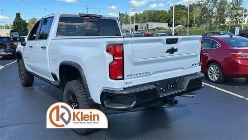 2025 Chevrolet Silverado 2500 4WD Crew Cab Standard Bed ZR2