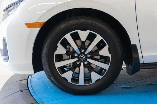 Platinum White Pearl 2026 Honda Odyssey EX-L