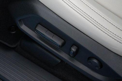Solar Silver Metallic 2026 Honda Pilot Touring 8-Passenger