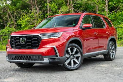2025 Honda Pilot Touring 8-Passenger