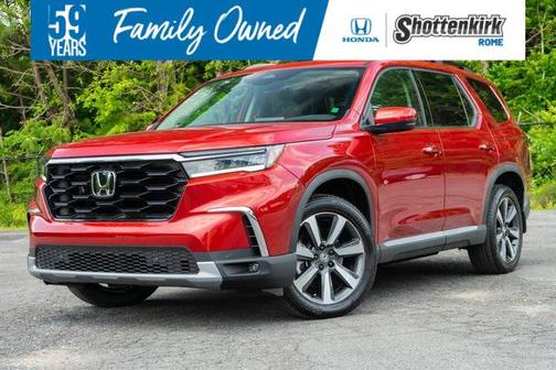 2025 Honda Pilot Touring 8-Passenger