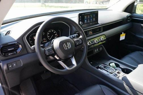 2025 Honda Pilot Touring 8-Passenger