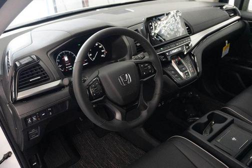 Platinum White Pearl 2026 Honda Odyssey Touring