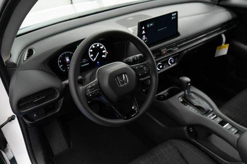 Platinum White Pearl 2026 Honda HR-V LX
