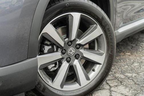 2025 Honda Pilot Touring 8-Passenger