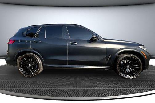 Tanzanite Blue II Metallic 2023 BMW X5 M50i