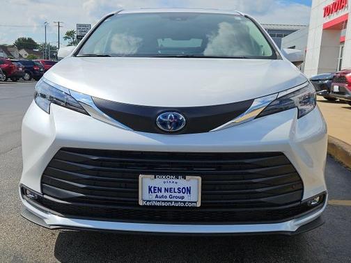 2025 Toyota Sienna XLE 7 Passenger